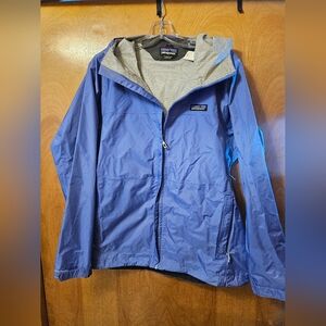 Patagonia Women's Periwinkle Lightweight Rain Shell with Hood